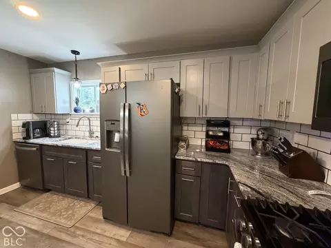 Kitchen - 302 Marion Blvd, Covington, IN 47932 photo 5 of 5