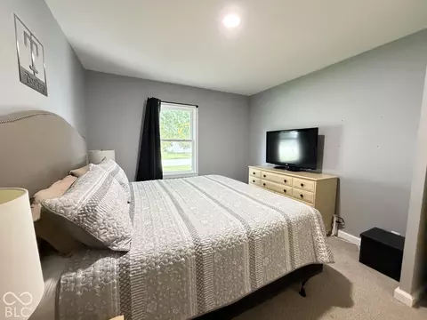 Bedroom - 302 Marion Blvd, Covington, IN 47932 photo 3 of 6