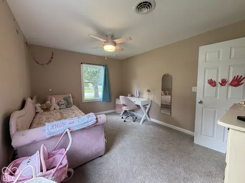 Bedroom - 302 Marion Blvd, Covington, IN 47932 photo 4 of 6