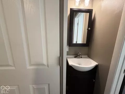 Bath - 302 Marion Blvd, Covington, IN 47932 photo 7 of 7