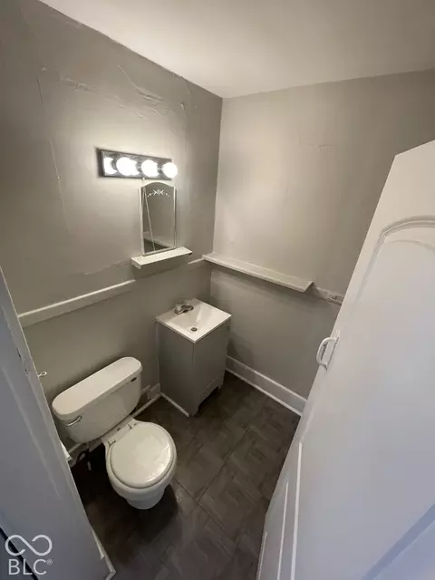 Bath - 3511 E 10th St, Indianapolis, IN 46201 photo 1 of 2
