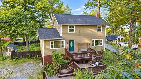 560 E Timberbrook Est, Shelbyville, IN 46176