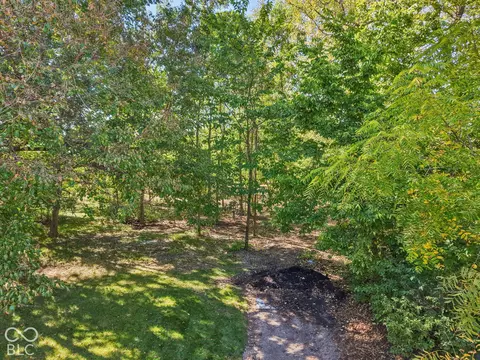 6724 W Stonegate Dr, Zionsville, IN 46077