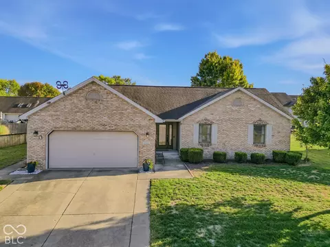 3445 Brent Cross Dr, Columbus, IN 47203