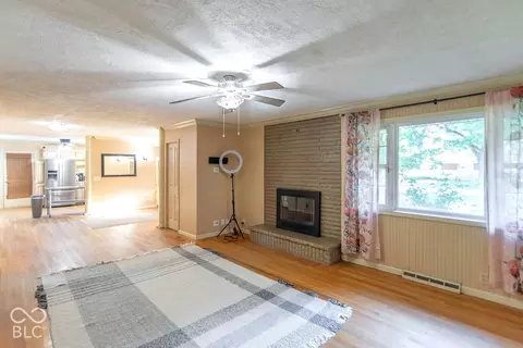Living - 828 Brookside Ln, Plainfield, IN 46168 photo 5 of 5