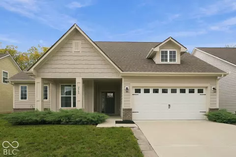 2560 Lanai Ln, Greenwood, IN 46143