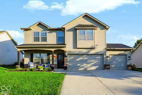 2020 Treving Dr, Cicero, IN 46034