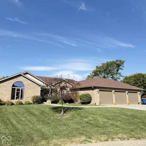 209 N Copperwood Ct, Muncie, IN 47304