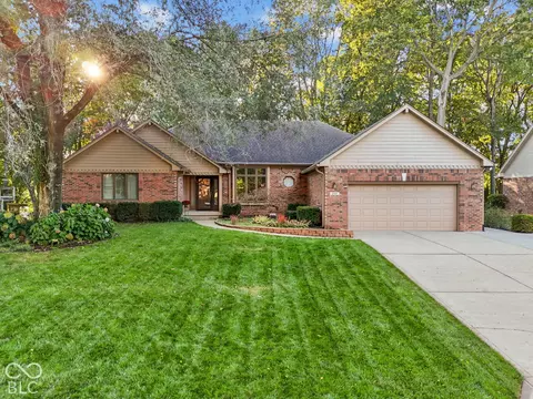 948 Silver Creek Way, Greenwood, IN 46142