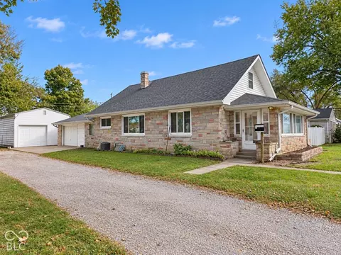 559 S Sycamore St, Martinsville, IN 46151