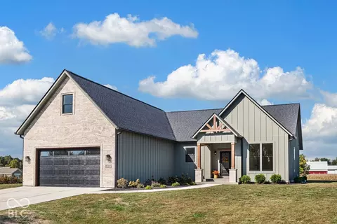 9036 E Gayle Dr, Morgantown, IN 46160