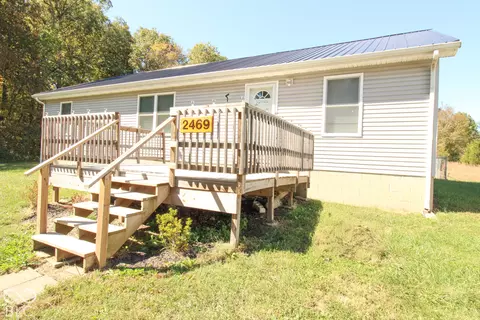 2469 Country Manor St, North Vernon, IN 47265
