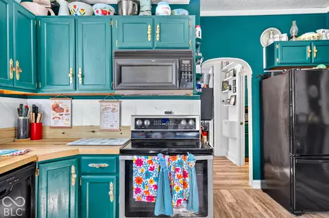 Kitchen - 7341 S County Road 1100 E, Scipio, IN 47273 photo 5 of 5