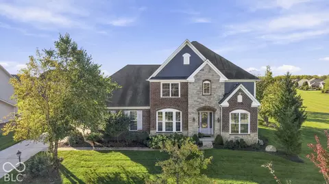 14749 Edgebrook Dr, Fishers, IN 46040