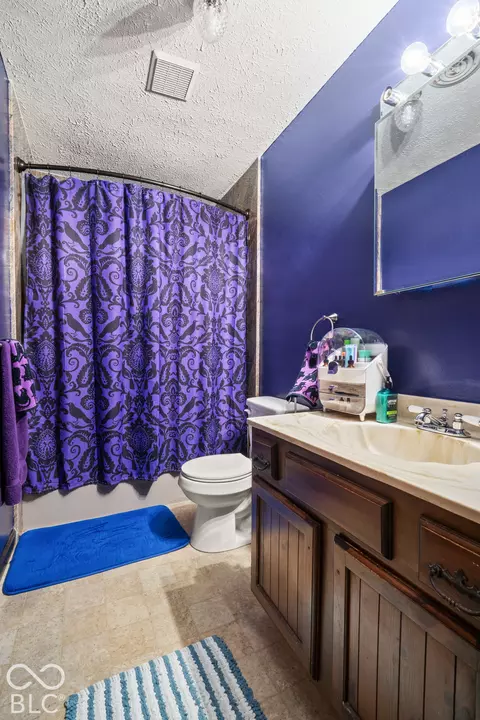 Bath - 115 Hel Mar Dr, Mitchell, IN 47446 photo 2 of 2