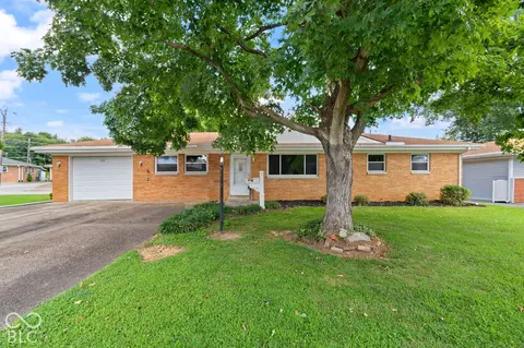 409 Wedgewood Dr, New Albany, IN 47150