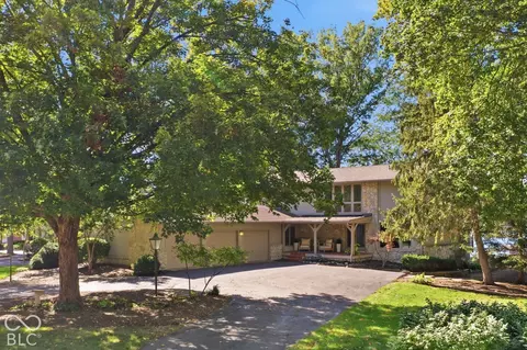 11122 E Lakeshore Dr, Carmel, IN 46033