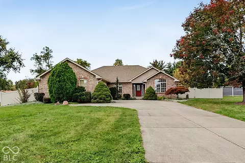 286 N Summerfield Dr N, Greenfield, IN 46140