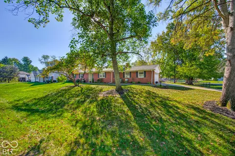 1080 Holly Dr, Seymour, IN 47274