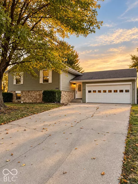 326 Glenbrook Dr, Seymour, IN 47274