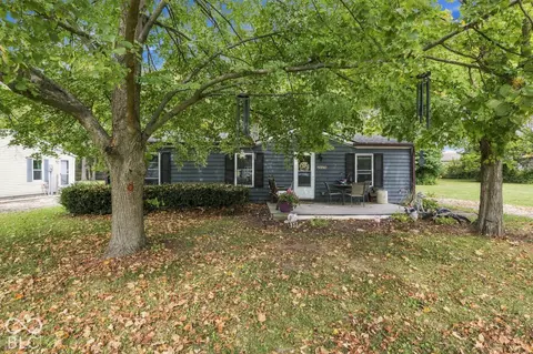 411 W 4th St, Sheridan, IN 46069