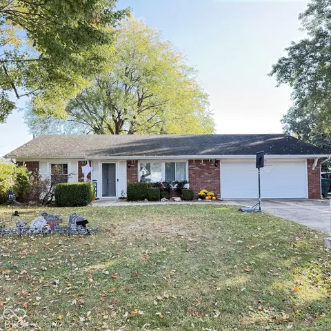 5504 N Winding Way, Muncie, IN 47304