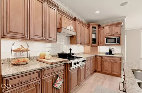 Kitchen - 2830 Towne Dr, Carmel, IN 46032 photo 5 of 7