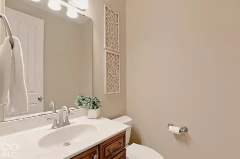 Bath - 2830 Towne Dr, Carmel, IN 46032 photo 2 of 11