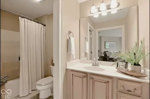 Bath - 2830 Towne Dr, Carmel, IN 46032 photo 7 of 11