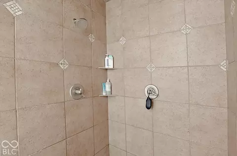 Bath - 2830 Towne Dr, Carmel, IN 46032 photo 6 of 11
