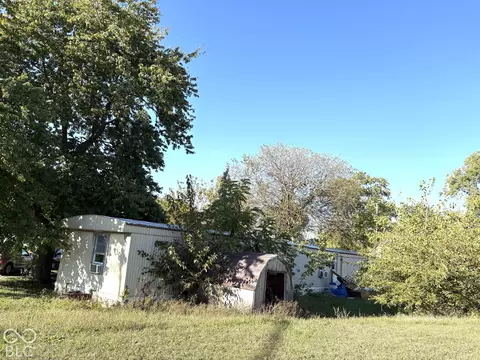 108 N 3rd St, New Market, IN 47965