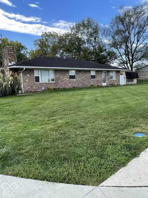 889 E South St, Martinsville, IN 46151