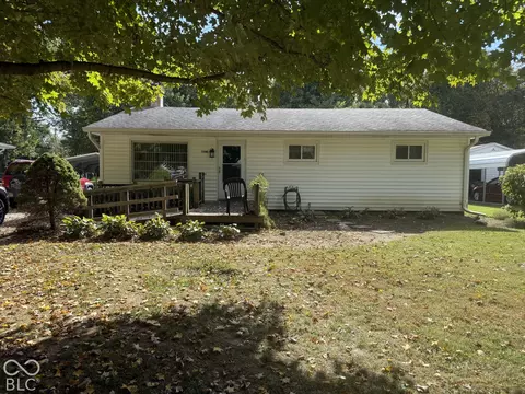 5341 White River St, Greenwood, IN 46143
