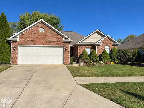 4352 W Summerhaven Dr, New Palestine, IN 46163