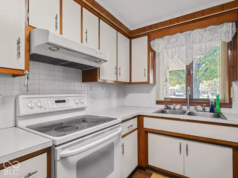 Kitchen - 9008 Carriage Ln, Pendleton, IN 46064 photo 2 of 2