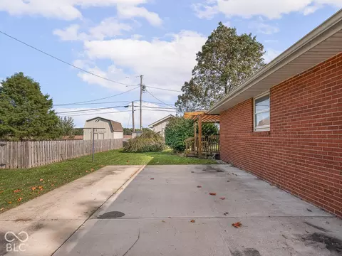 Exterior - 9008 Carriage Ln, Pendleton, IN 46064 photo 10 of 15