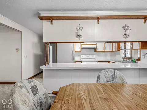Dining - 9008 Carriage Ln, Pendleton, IN 46064 photo 2 of 3