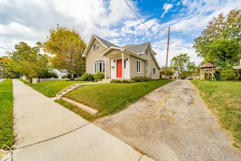 Exterior - 230 Franklin St, Pendleton, IN 46064 photo 4 of 10