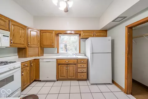 Kitchen - 230 Franklin St, Pendleton, IN 46064 photo 3 of 4
