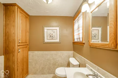Bath - 230 Franklin St, Pendleton, IN 46064 photo 1 of 4