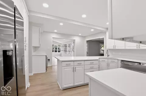 Kitchen - 11432 Rolling Ct, Carmel, IN 46033 photo 6 of 9