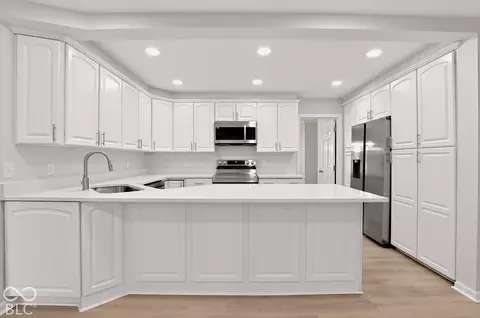 Kitchen - 11432 Rolling Ct, Carmel, IN 46033 photo 3 of 9