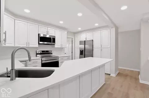 Kitchen - 11432 Rolling Ct, Carmel, IN 46033 photo 5 of 9