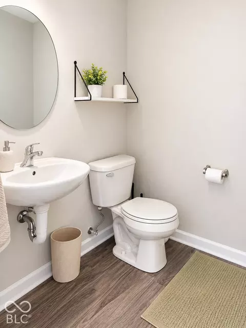 Bath - 8390 Juniper Ln, Pendleton, IN 46064 photo 1 of 5