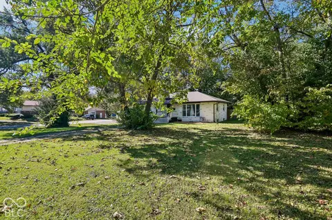 Exterior - 332 Pickett St, Plainfield, IN 46168 photo 2 of 13