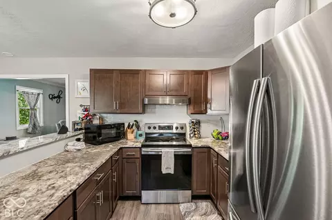Kitchen - 332 Pickett St, Plainfield, IN 46168 photo 2 of 3