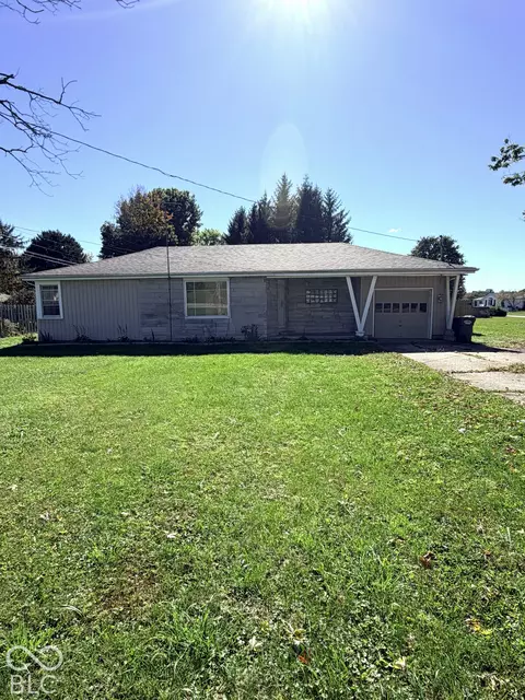 2733 W 38th St W, Anderson, IN 46011