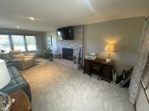 Living - 558 S 2nd St, Upland, IN 46989 photo 5 of 8