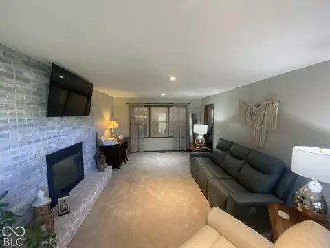 Living - 558 S 2nd St, Upland, IN 46989 photo 7 of 8