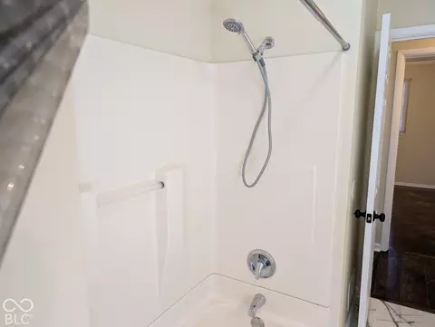 Bath - 2060 E Thompson Rd, Indianapolis, IN 46227 photo 4 of 6